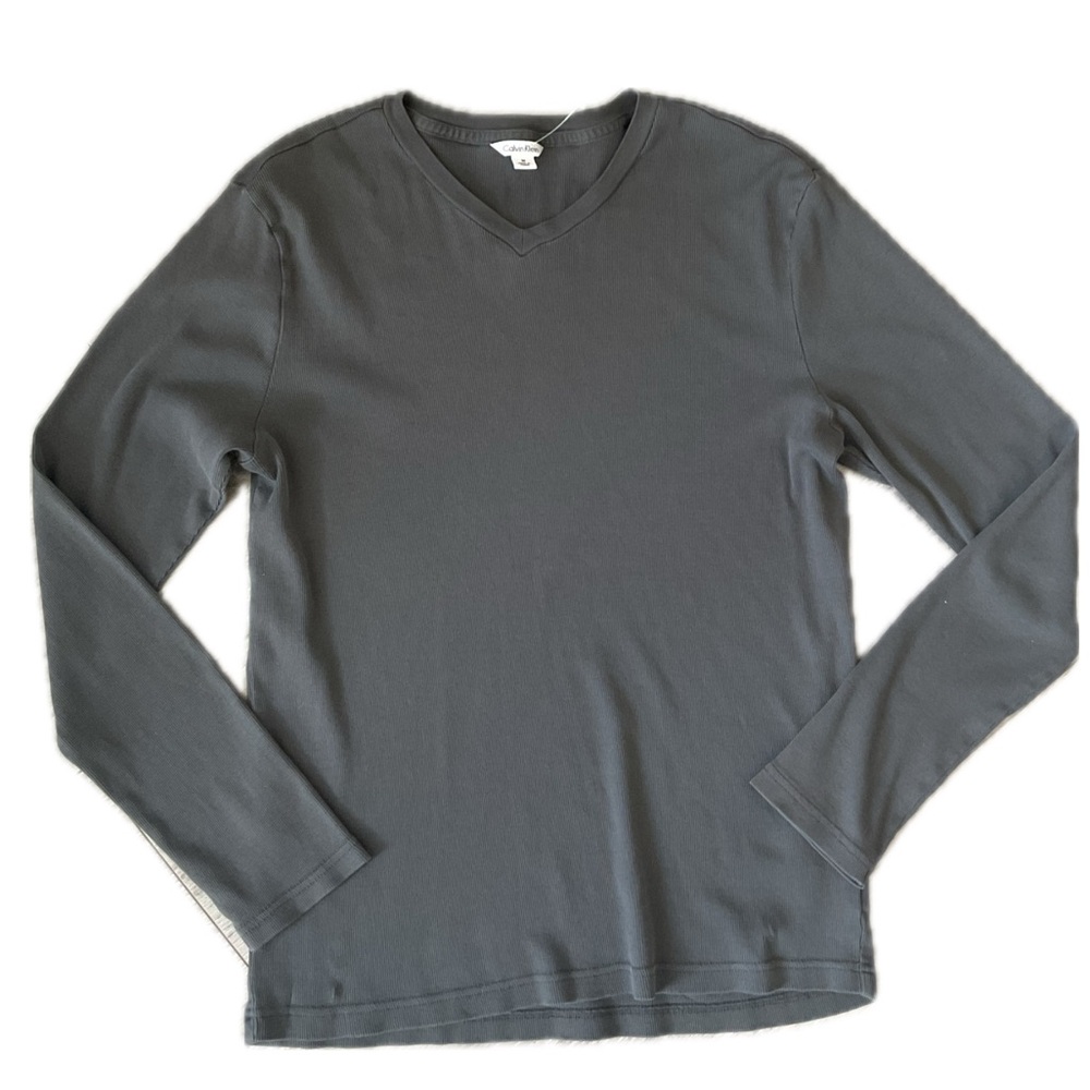 Calvin Klein Men's Gray ribbed V-neck, long sleeve shirt